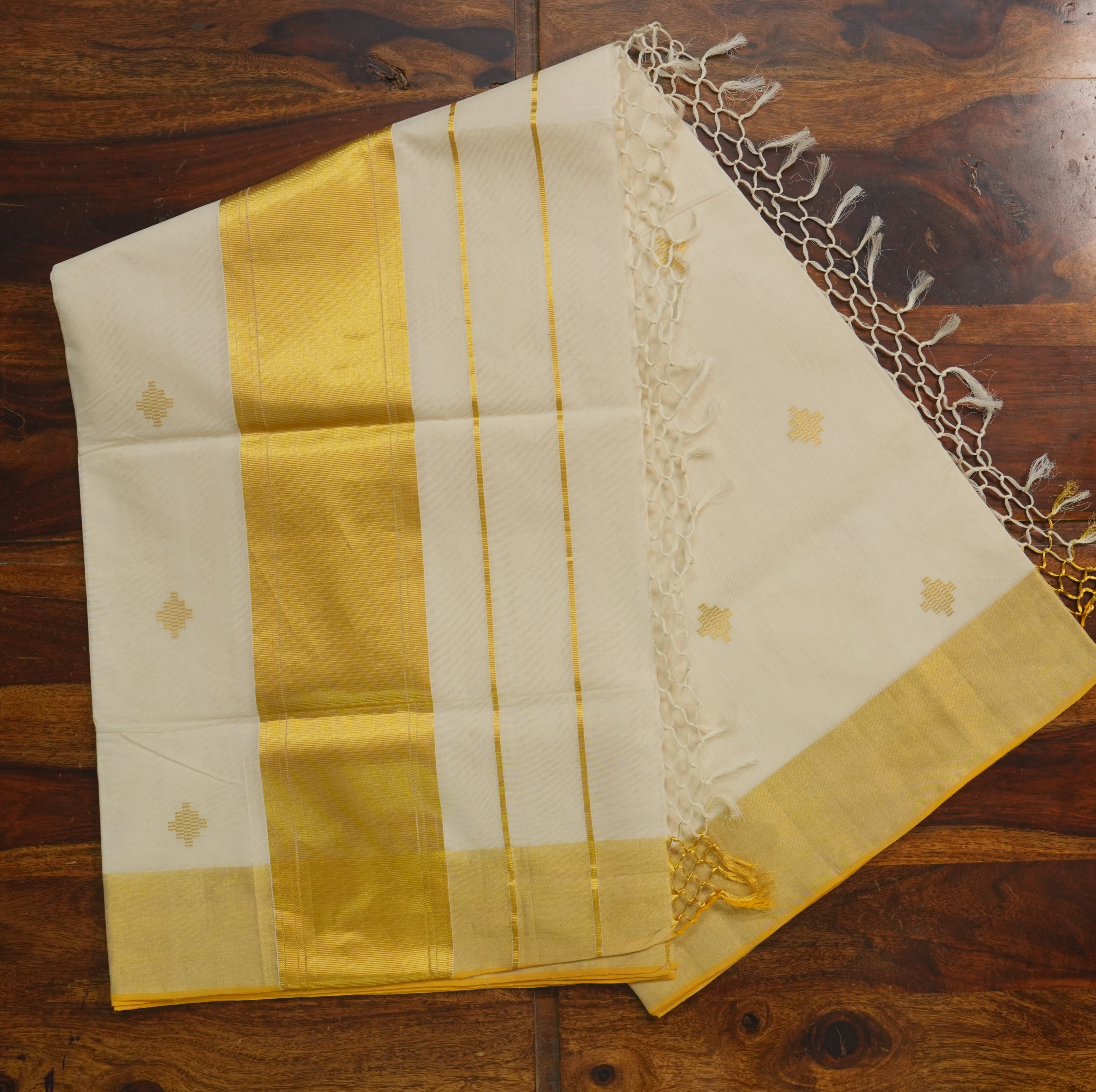 Pure Handloom Balaramapuram Premium Kasavu Saree – Heritage Gold Kasavu Collection