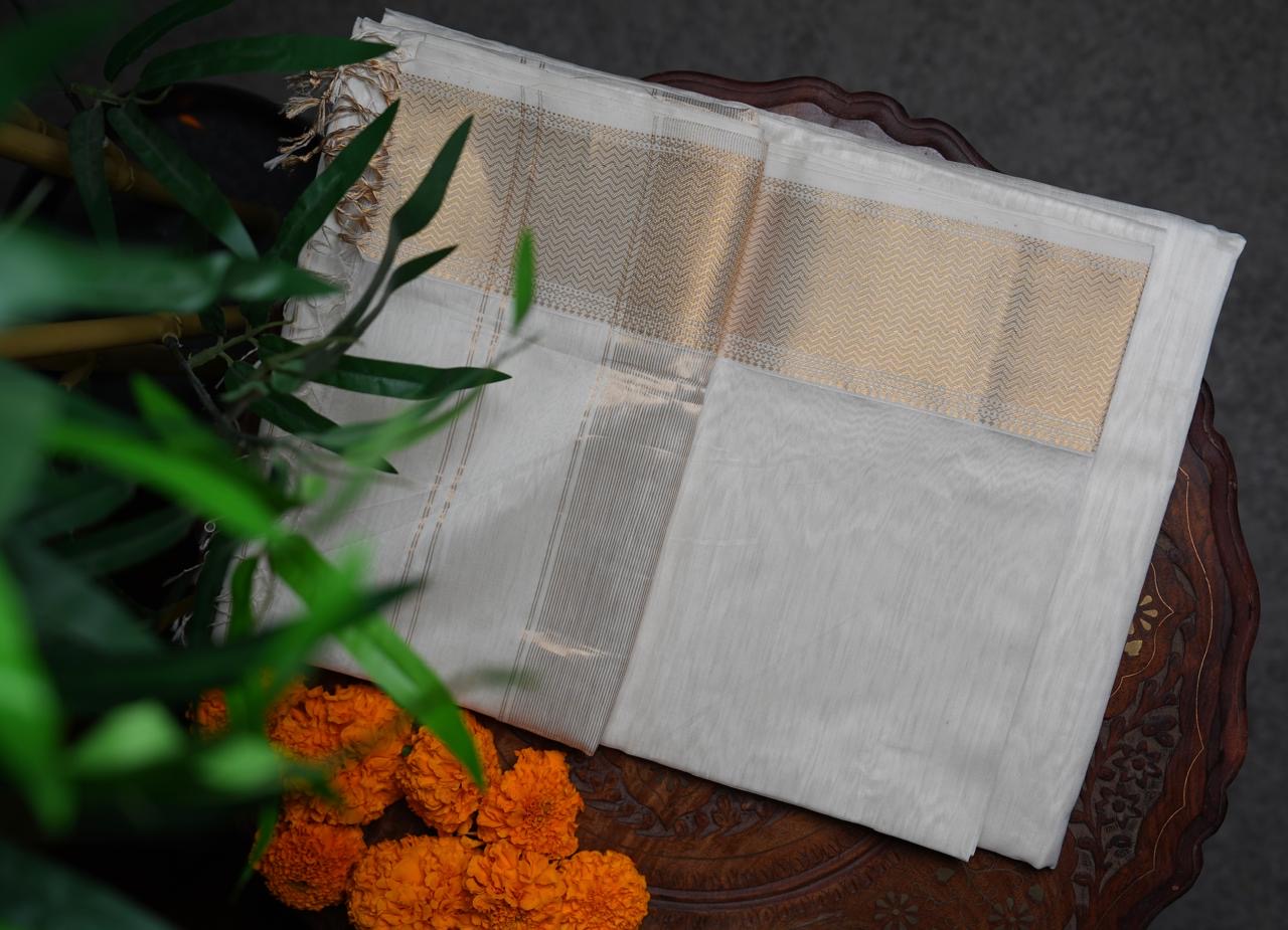 Pure Handloom Maheshwari Silk Cotton Saree – Off White with 3.5” Antique Zari Border