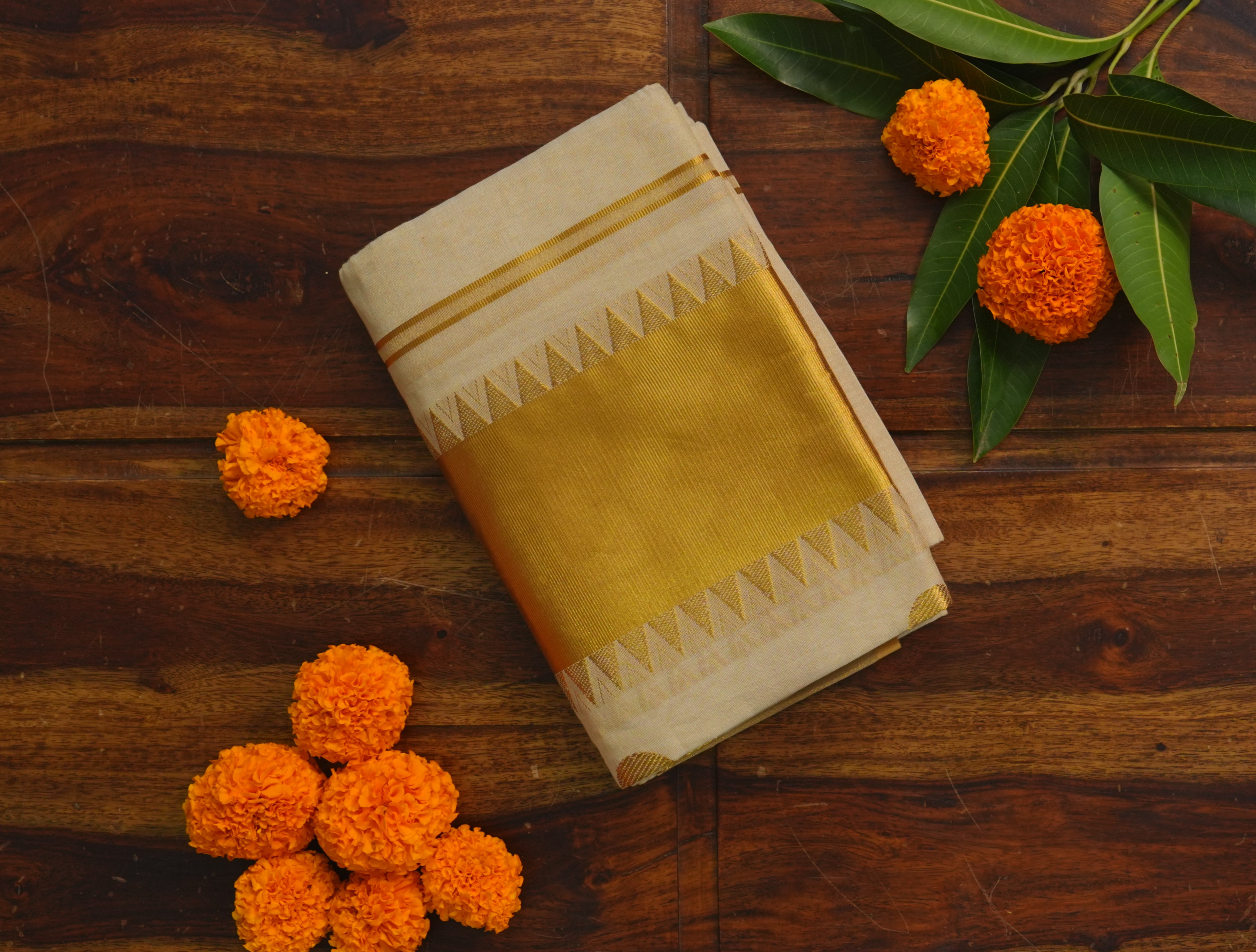 Pure Handloom Premium Tissue Set Mundu with Gold Polka Dots – Classic Wedding Collection