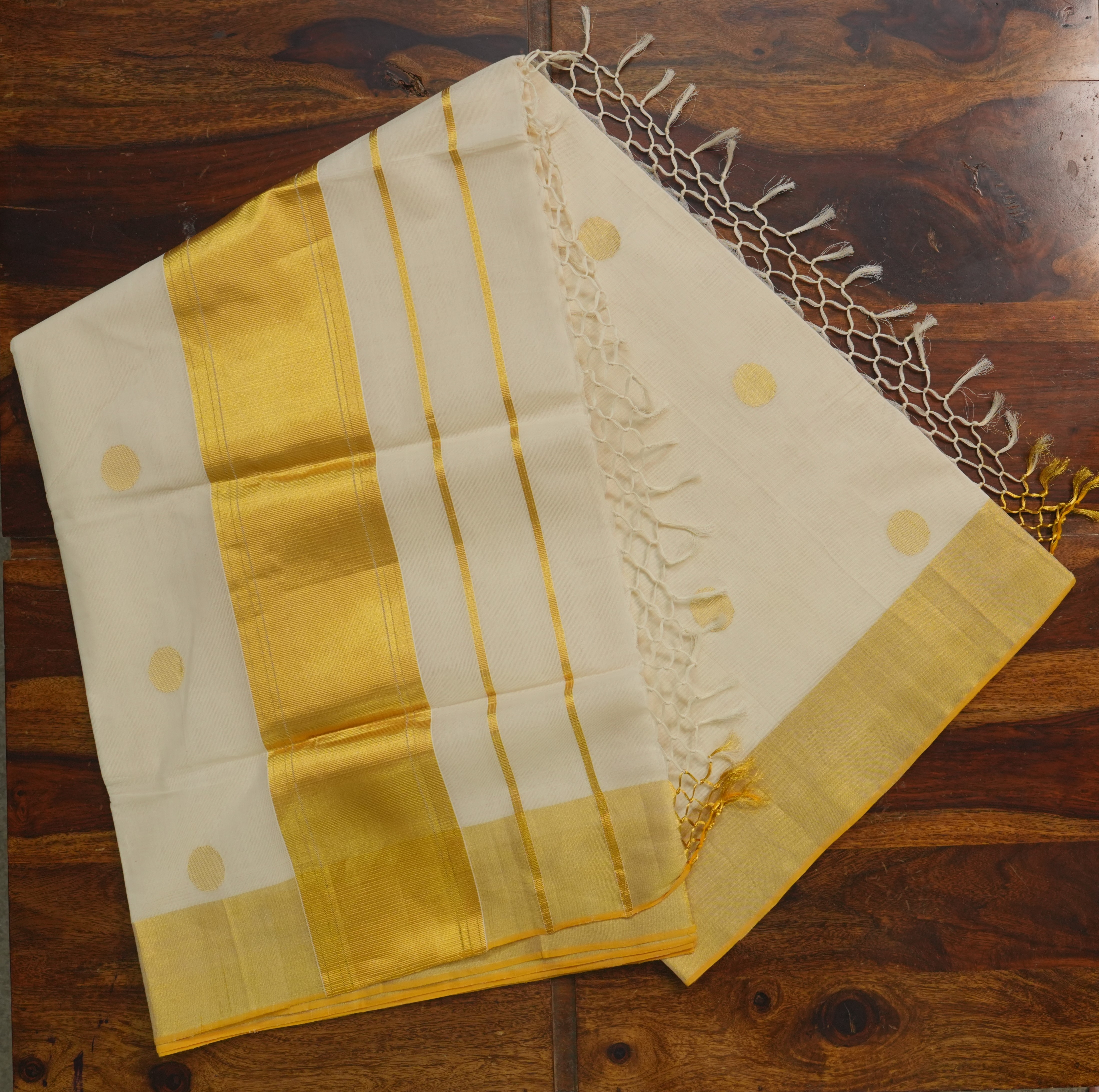 ✨ Pure Handloom Balaramapuram Kasavu Saree with Gold Polka Dots – Classic Handloom Collection