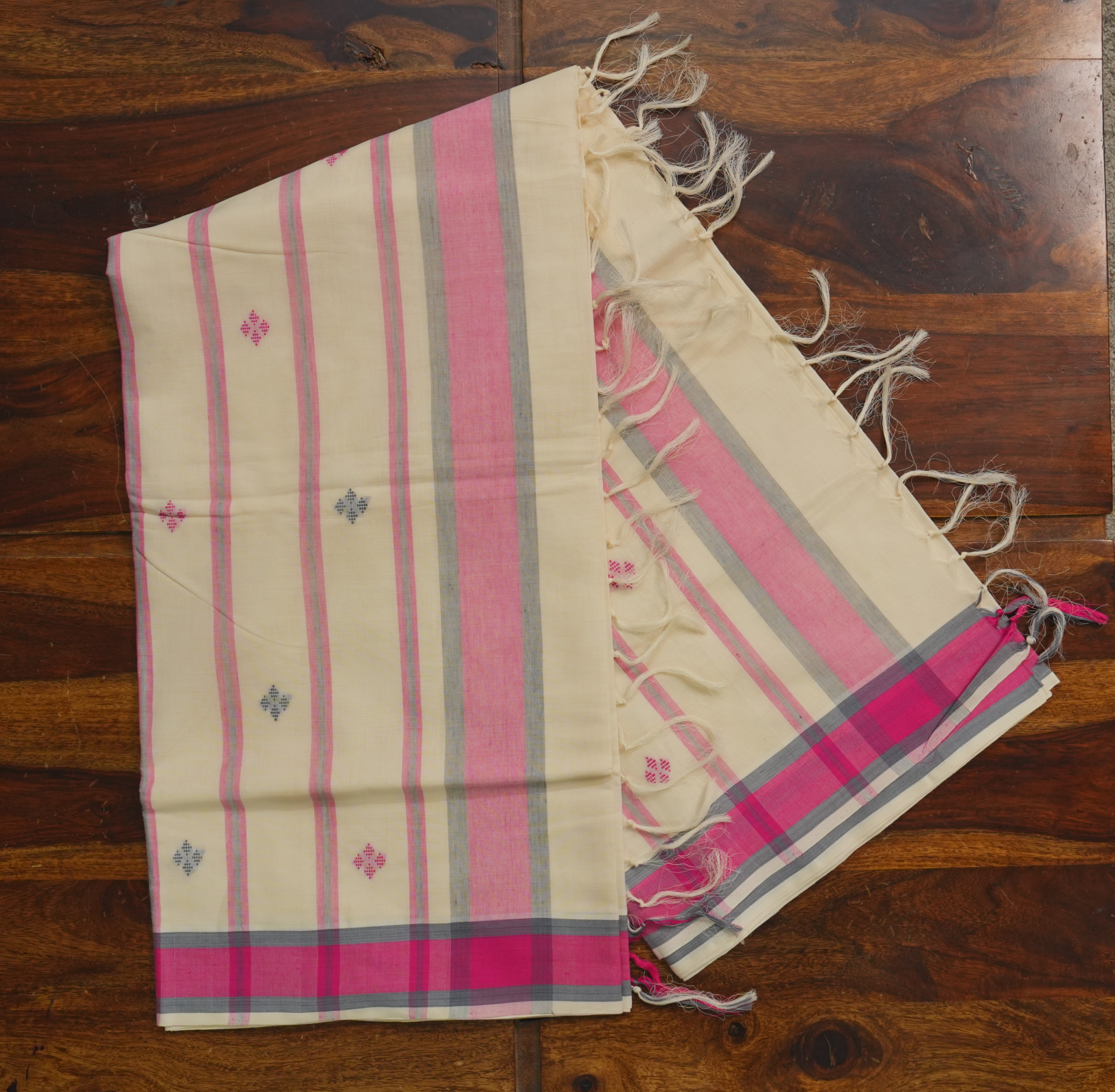 Pure Handloom Premium Cotton Kerala Saree – Magenta & Grey Elegance