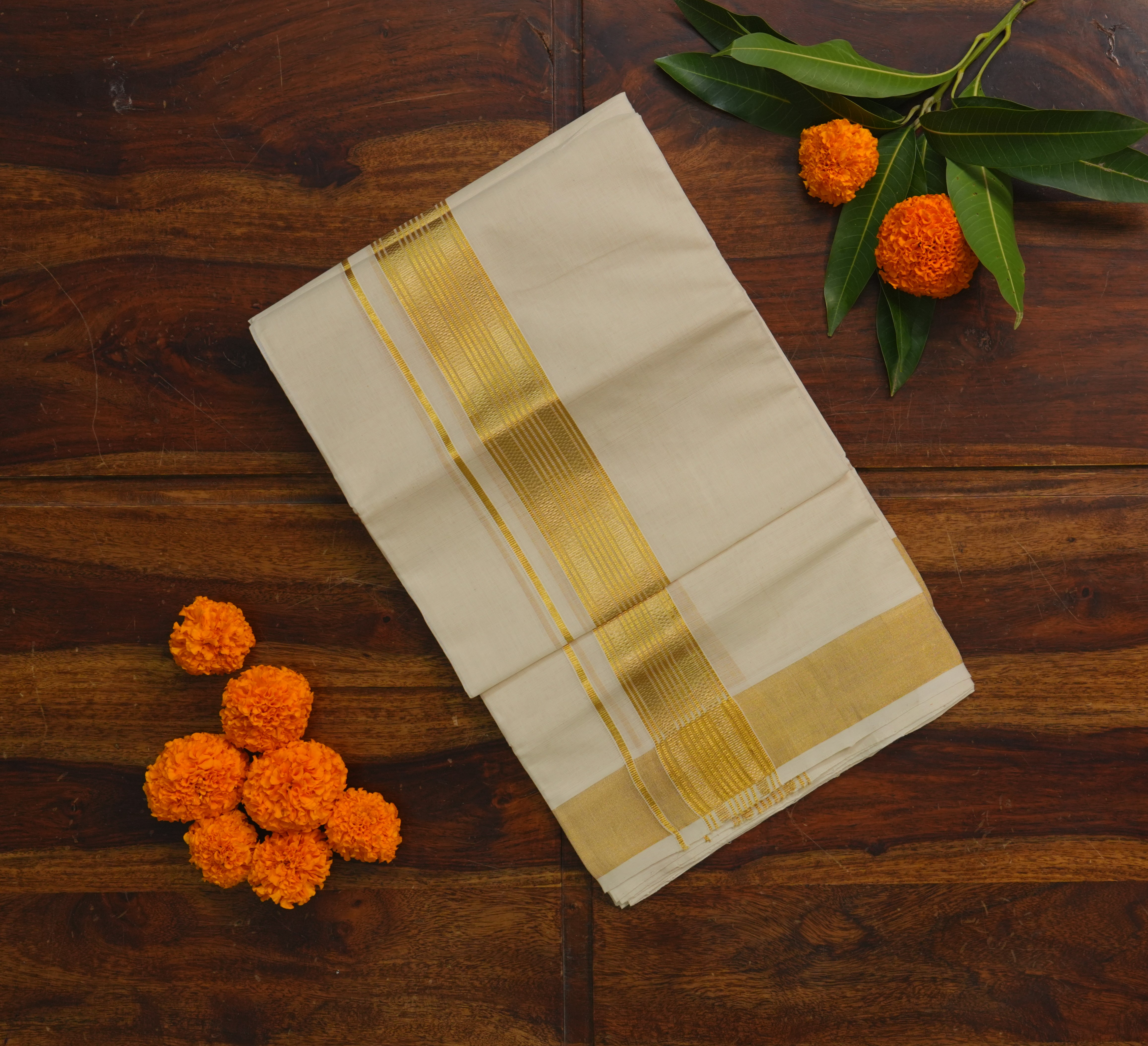 👨🏻‍💼 MEN’S COLLECTION | PURE HANDLOOM BALARAMPURAM PREMIUM COTTON KASAVU MUNDU  Classic Cream. Intricate Golden Lines. Timeless Kerala Elegance.